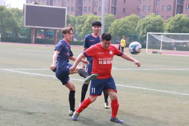 巴恩斯21+12+12猛龙克步行者 尼克斯险胜活塞